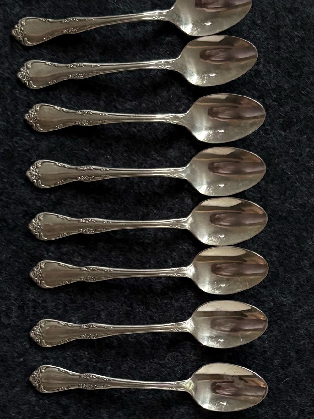 Set of 8 Silver-Plated Ornate Teaspoons Oneida Community 4 3/8 “L